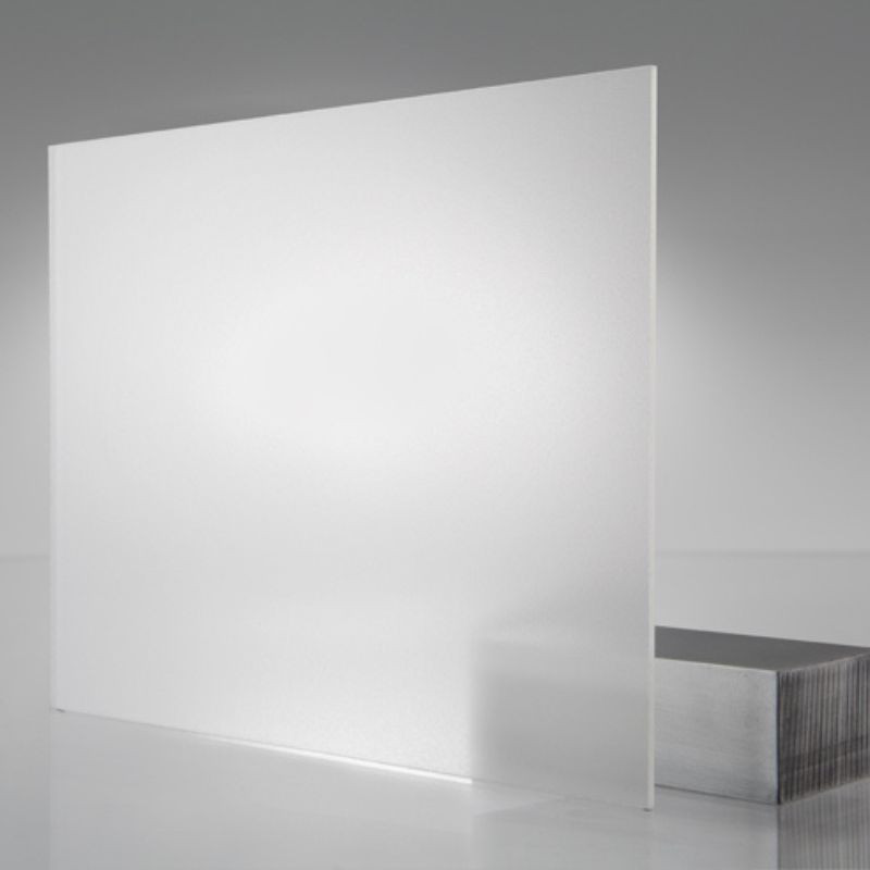 Banc caché par une plaque acrylique anti-reflet