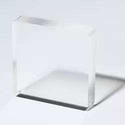 Plaque en PMMA incolore de la gamme ALTUGLAS™ Coulé Elit III