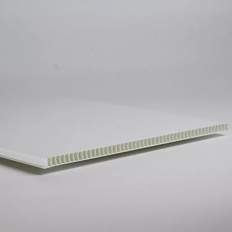 Plaque PP alvéolaire blanc 8-10 mm | En stock chez SUNCLEAR Plaque PP alvéolaire blanc 8-10 mm | En stock chez SUNCLEAR