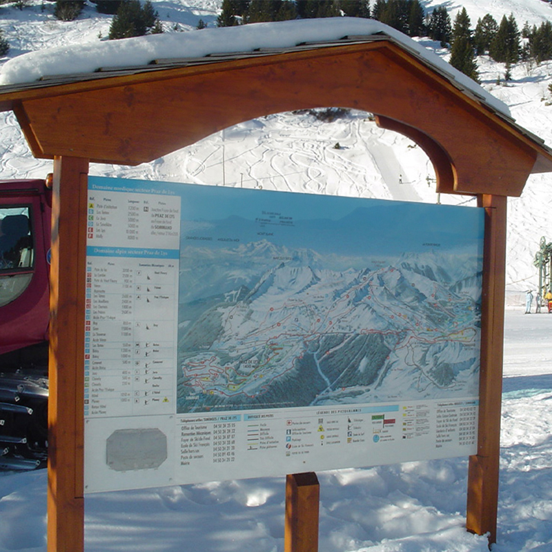 Panneau de signalisation DIBOND® traffic conçu pour les environnements extrêmes 