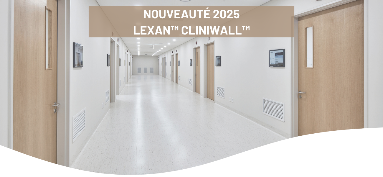 Salle d'un établissement médical avec des murs en polycarbonate