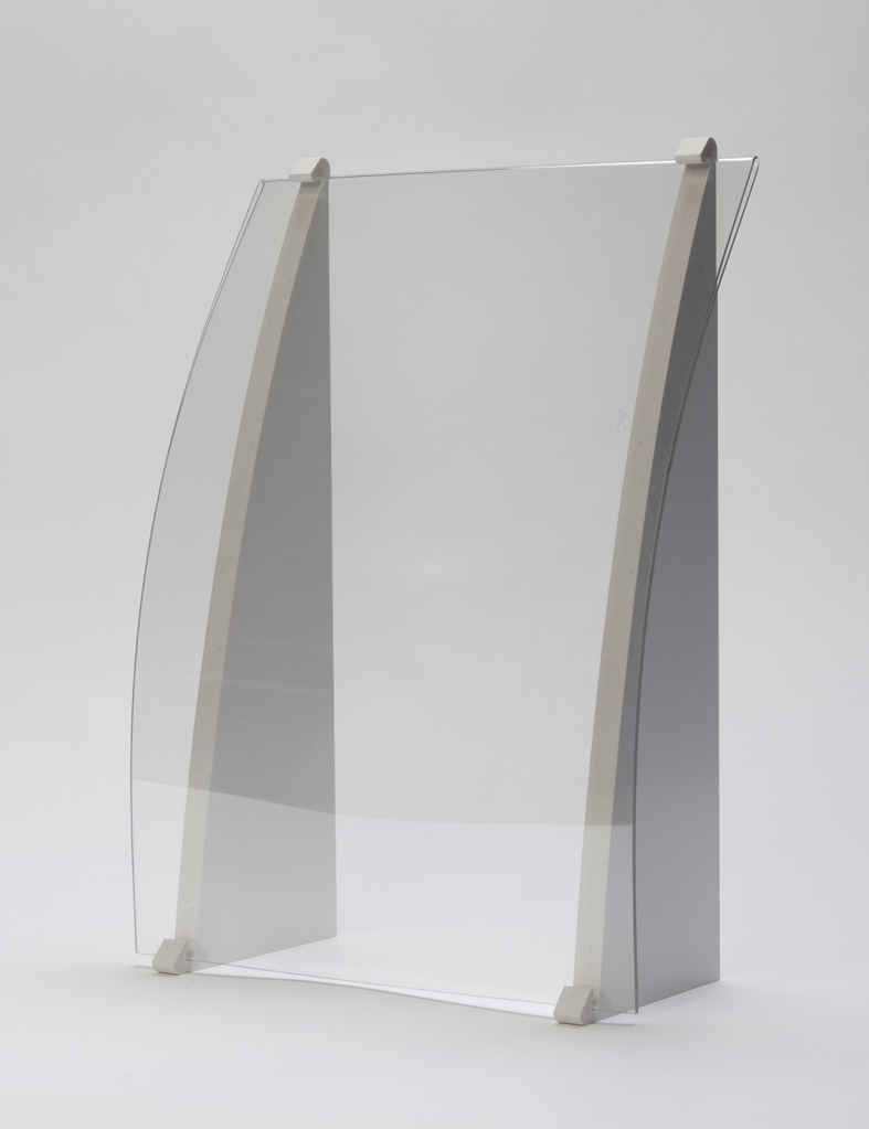 Le polyester extrudé transparent LUMEX® G est utilisé pour une application de display, que l'on utilise en point de vente (PLV)