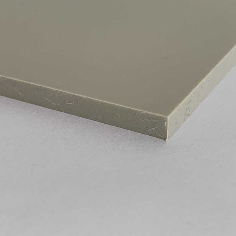 Produit en polypropylène de couleur gris, plus exactement le PP-H Extrudé Gris 7032 Polystone®