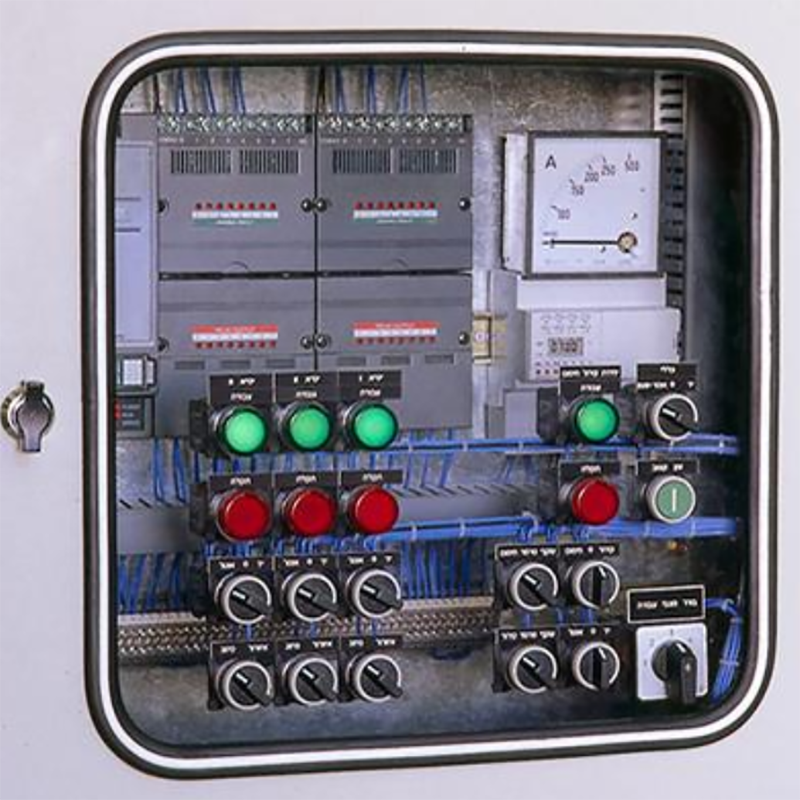 Vitre de protection d'une machine avec du PVC incolore